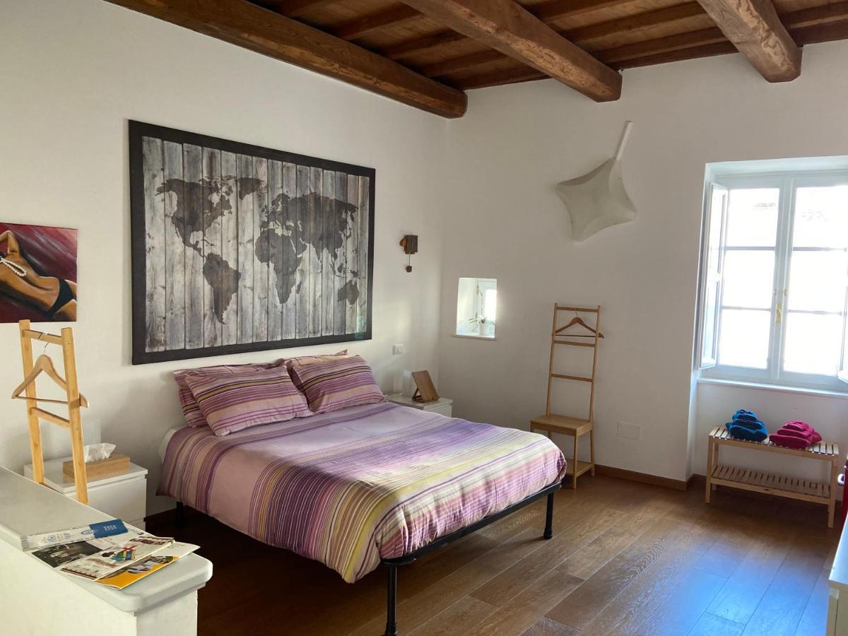 Palazzo Pica Alfieri Centro Storico Bed & Breakfast LʼAquila Exterior foto